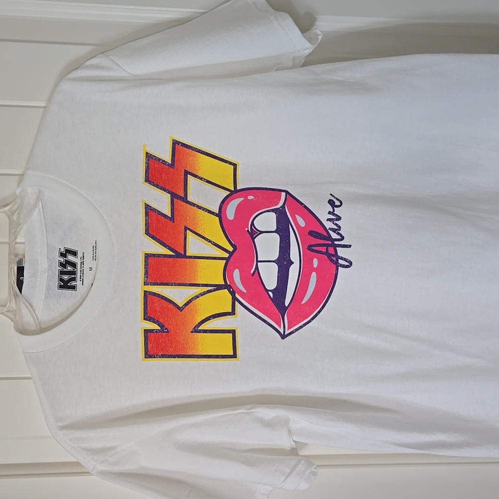 KISS Alive Pink Lips Band T-Shirt New Size M